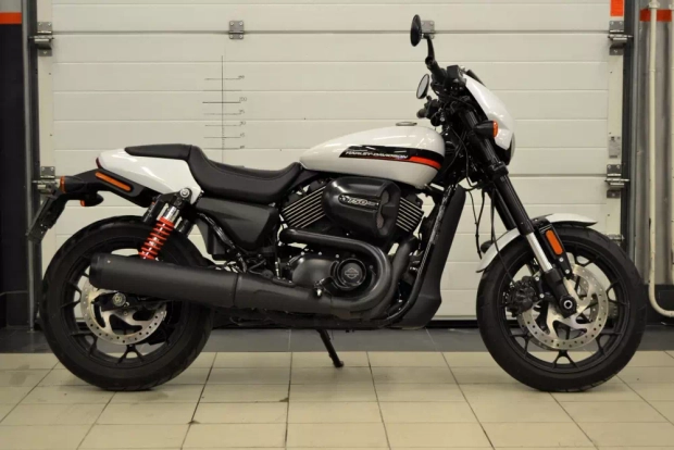 Harley-Davidson® Street Rod® (XG750A) 2019 Bonnivile Salt Denim