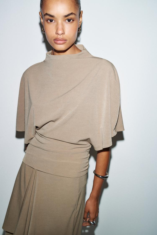 ZARA ТОП С ВОРОТНИКОМ-СТОЙКОЙ, ПЕСОЧНЫЙ