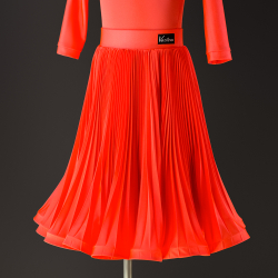 яркое платье для танцев