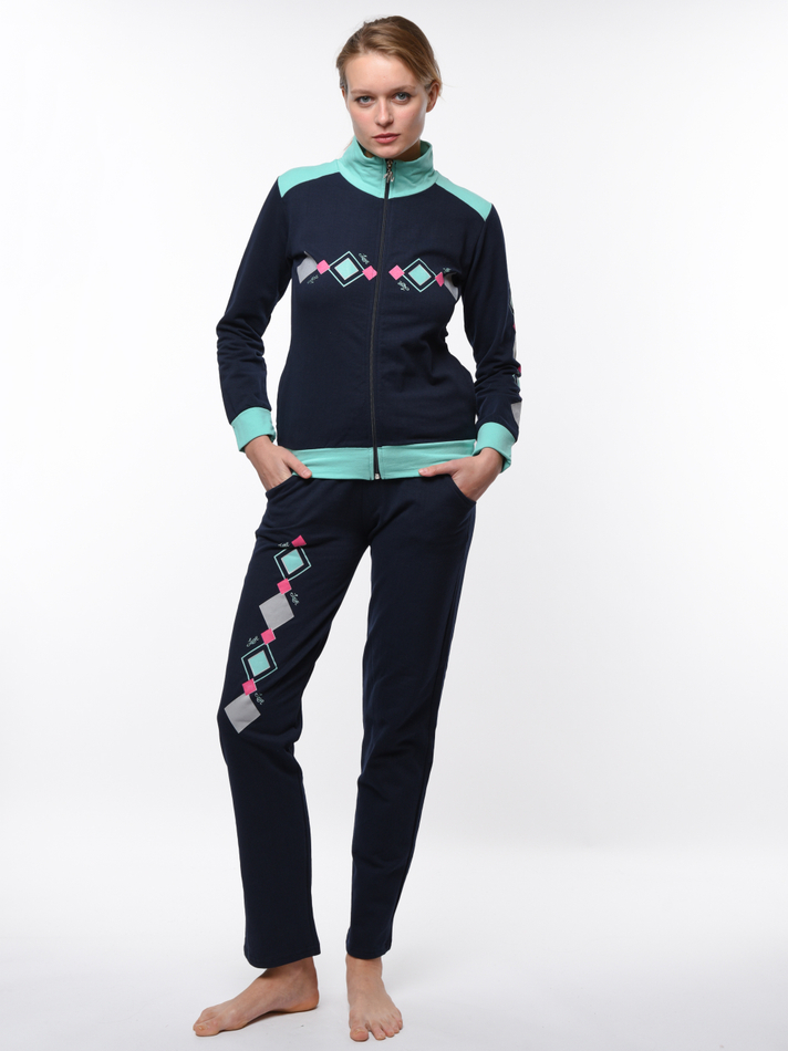 Костюм женский