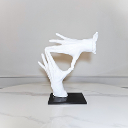 Статуэтка Human Hands