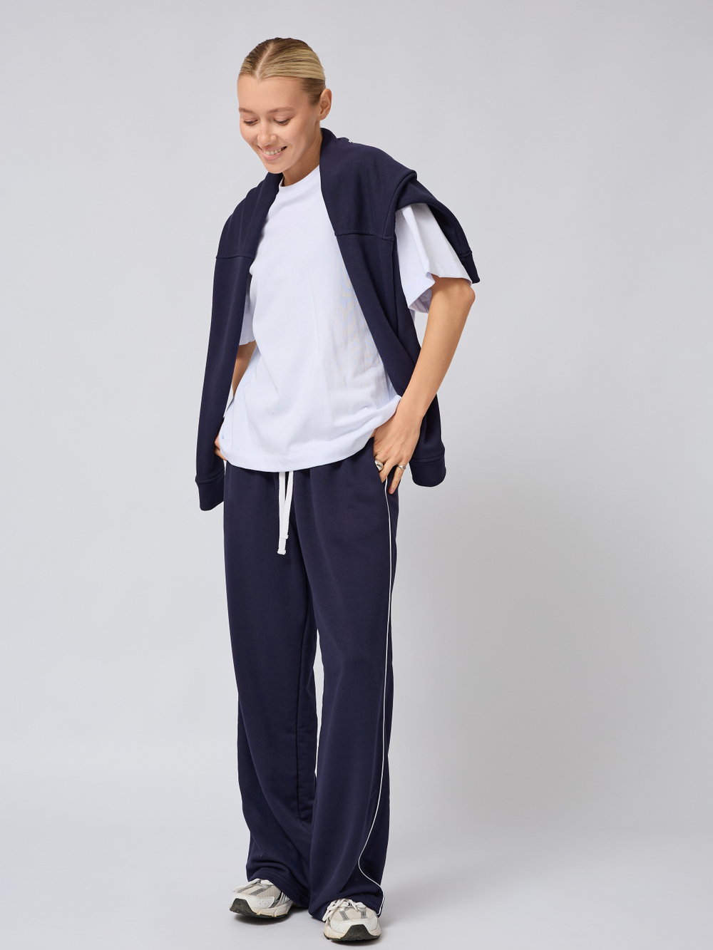 Штаны широкие с кантом из футера