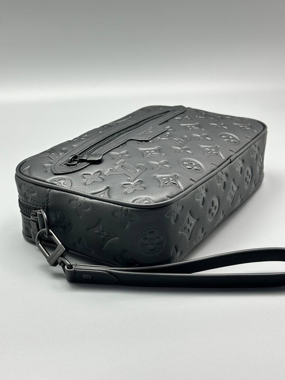 Клатч Louis Vuitton