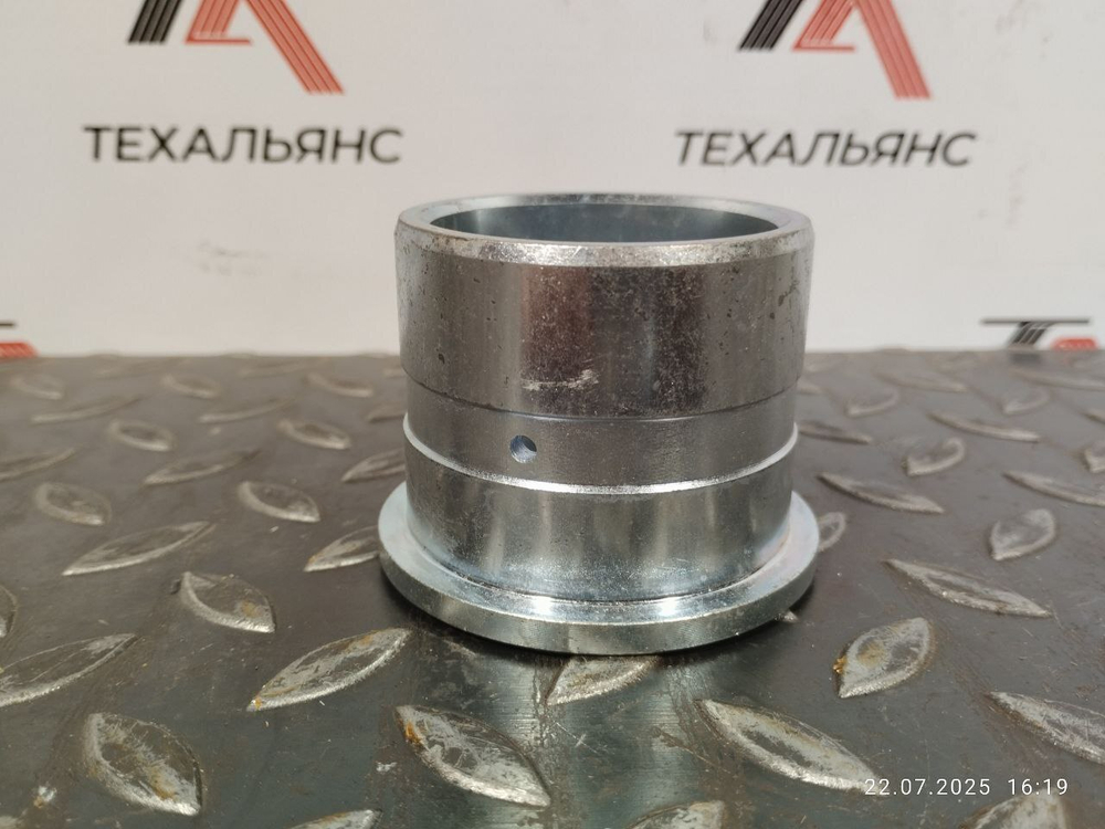 Втулка 3501015M2