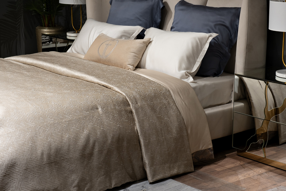 Покрывало 260х260 Garda Decor Gloss бежевое