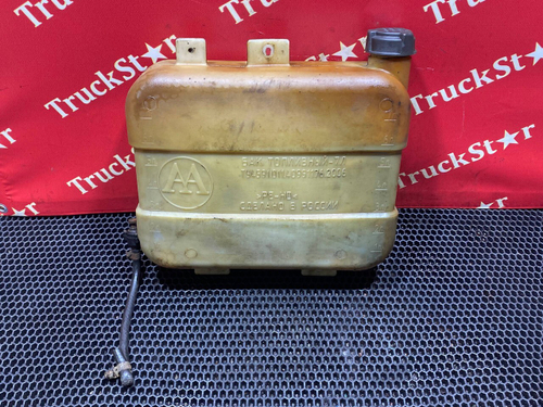 Бачок отопителя 7L 2017г