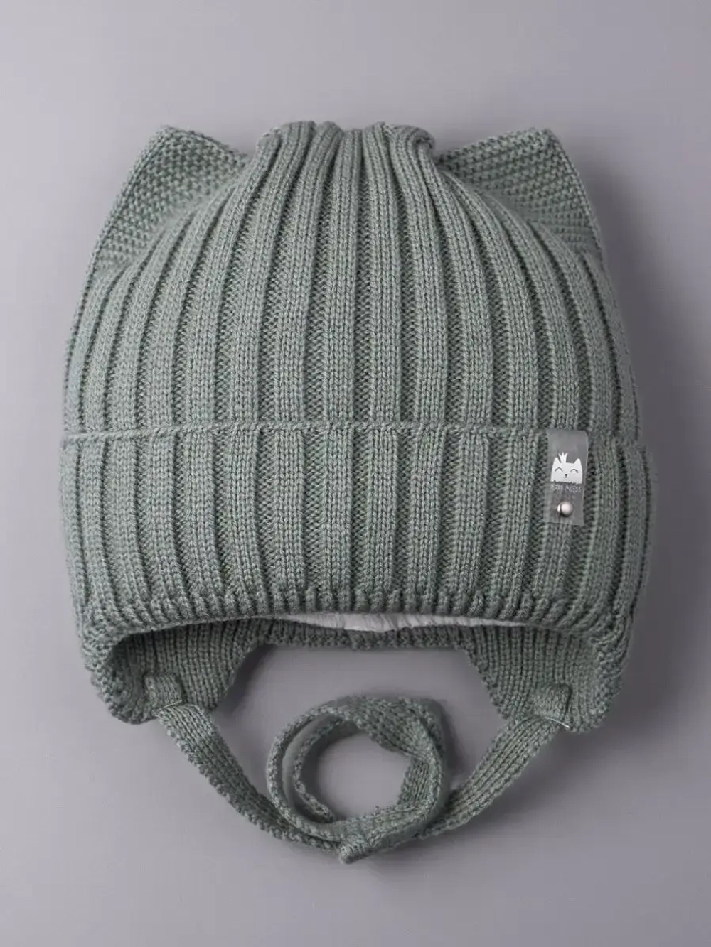 Шапка с ушками вязаная демисезонная