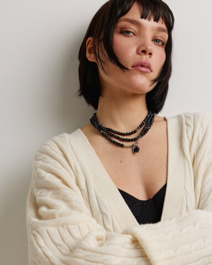 Нить из черного агата