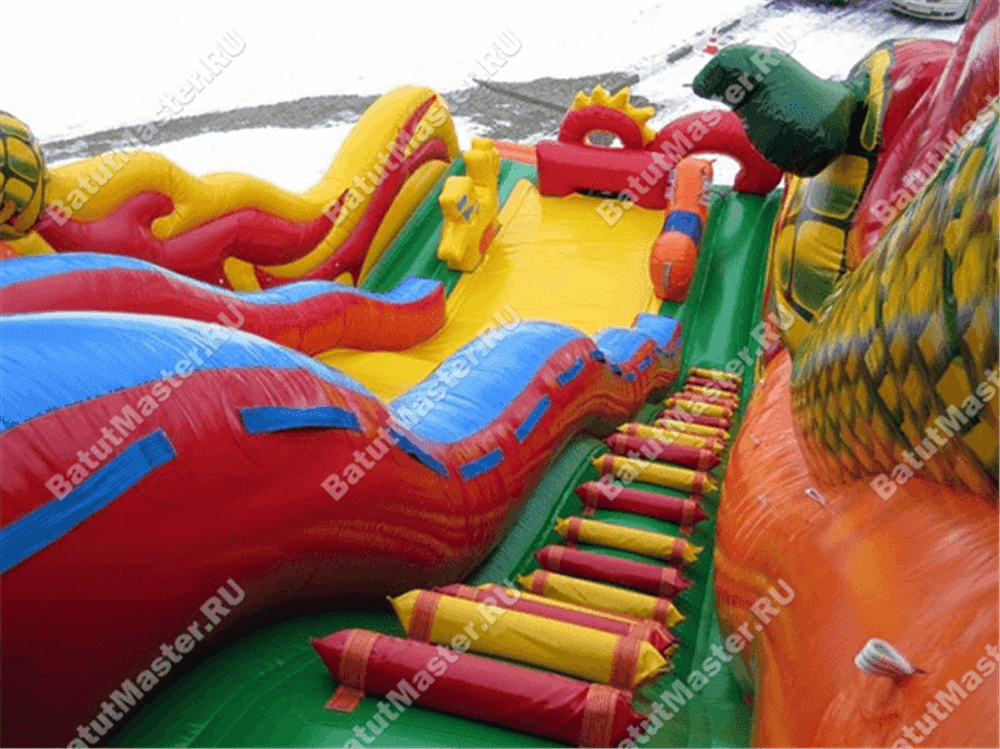 Коммерческий надувной батут "Змей Горыныч 2" 15*7*11 м