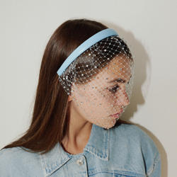 Голубая вуаль с декором