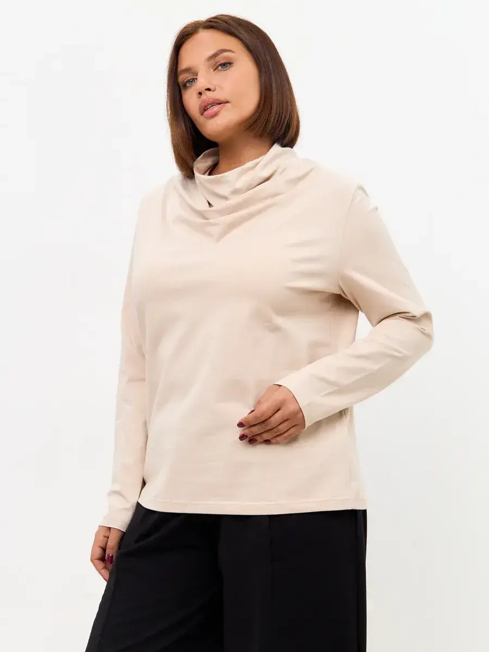 Лонгслив с цельнокроеным воротником