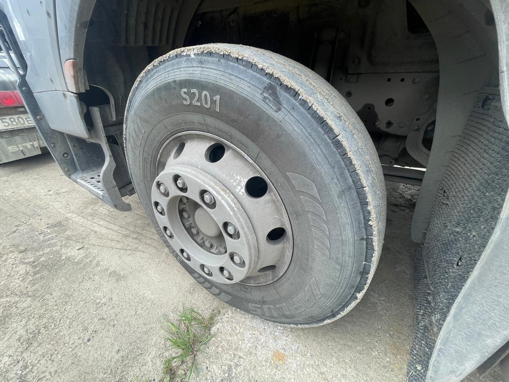 CHENGLONG H7 4x2 Седельный тягач LZ4181H7AB (Дизельный, 12.2 л, 462 л.с. АТ)
