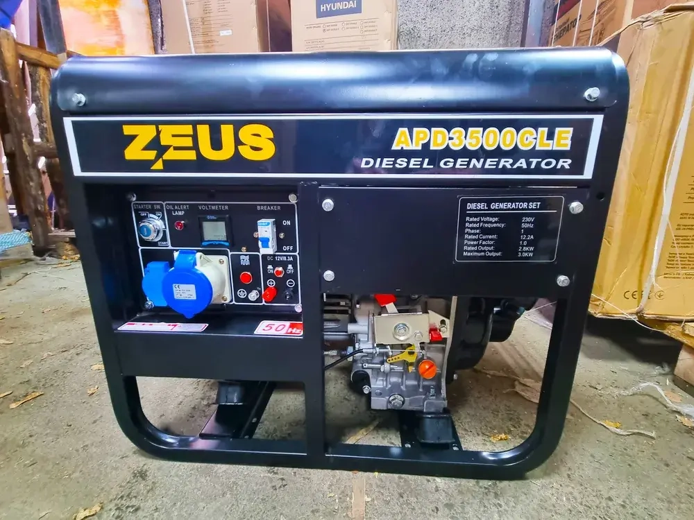 Дизельный генератор Zeus APD 3500 CLE 3 кВт с электростартером. В комплекте аккумулятор, колеса и набор фильтров для 1-го ТО