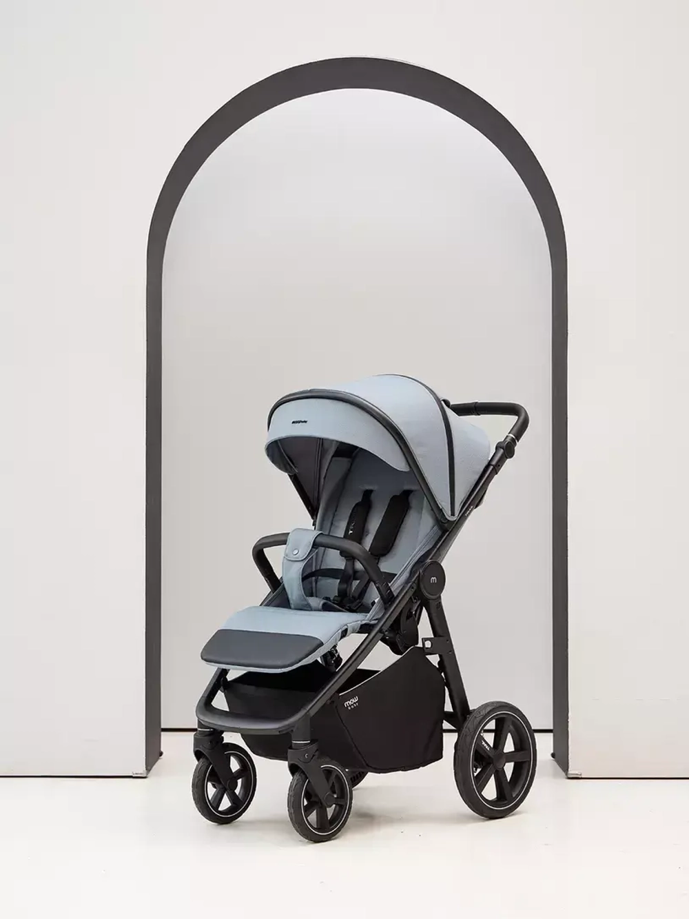 Коляска детская MOWBaby "TRAIL" MB090