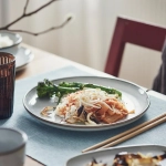 Тарелка IKEA GLADELIG (ГЛАДЕЛИГ), Серый, 25 см