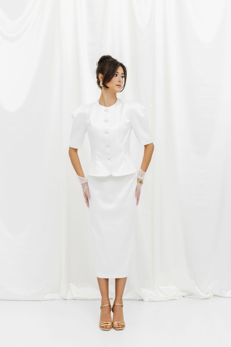 Юбка из атласа миди молочная