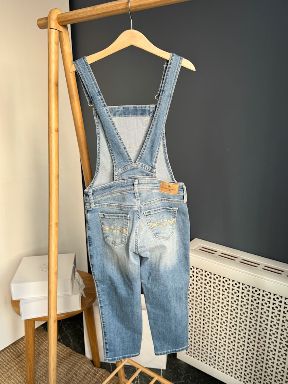 Джинсовый комбинезон Abercrombie, 110