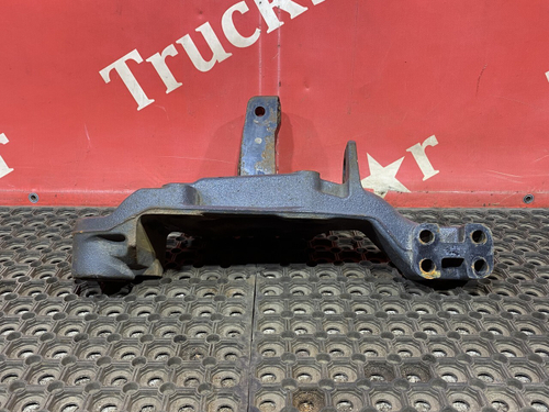 Кронштейн передней рессоры левый