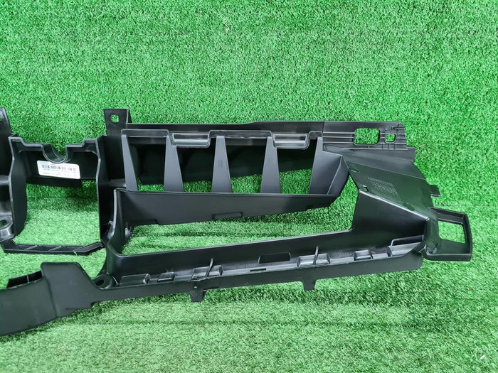 Кронштейн решетки Mercedes GLS x167 (19-23)