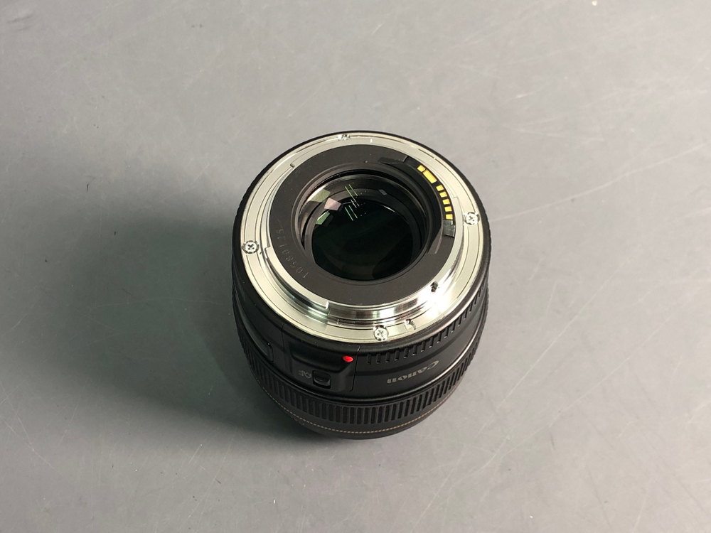 Canon EF 100mm 2 USM