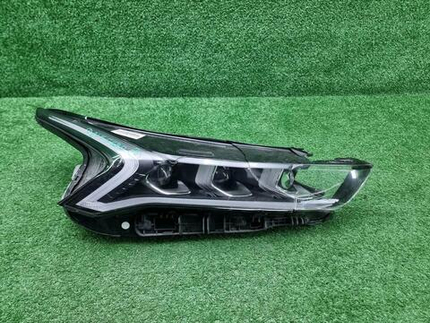 Битая Фара правая Kia K5 (2019-2023) LED