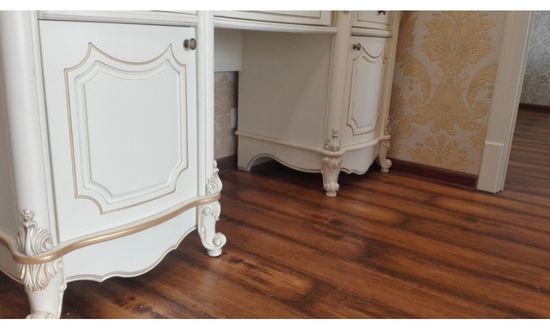 Стол туалетный  МОНА ЛИЗА  с пуфом и зеркалом