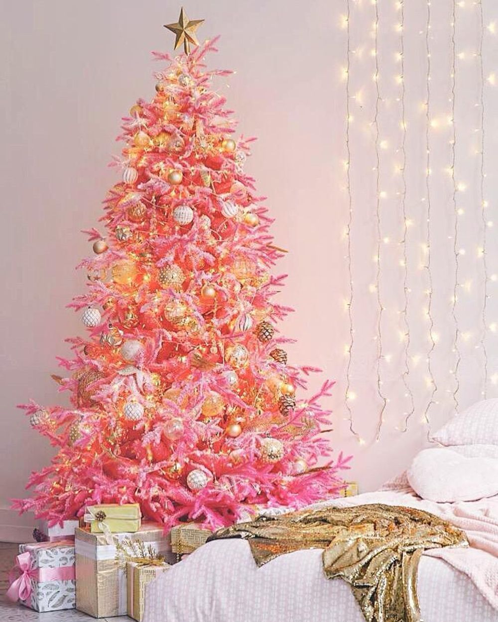 Заснеженная розовая елка «Фэнтези» (Литая хвоя) 180 см / 1,8 м