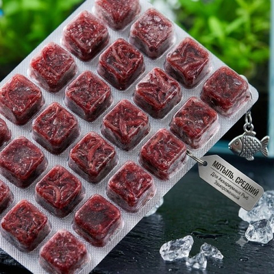Мотыль замороженный средний