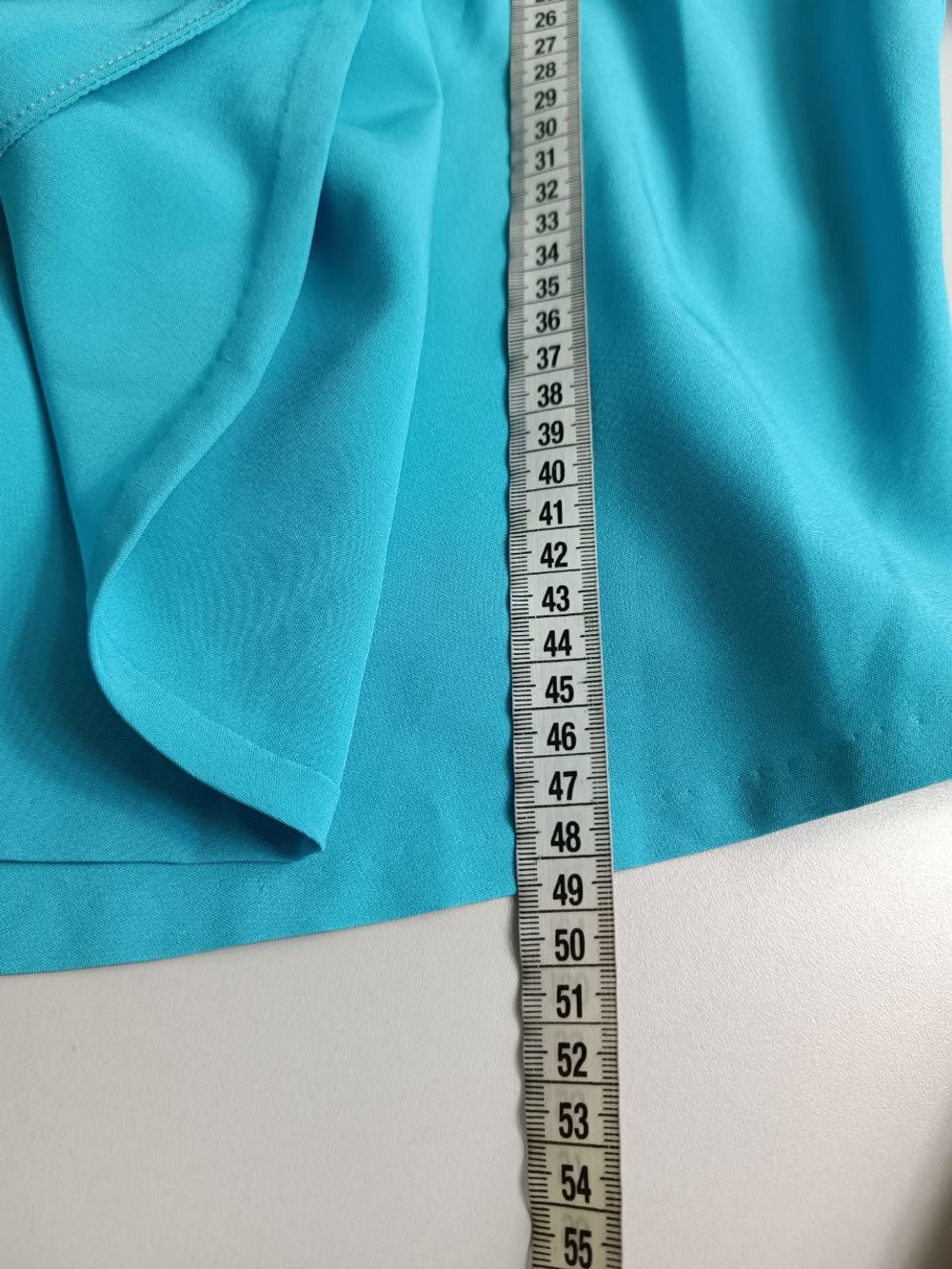 Блузка ярко-голубая на запАх 42 размер