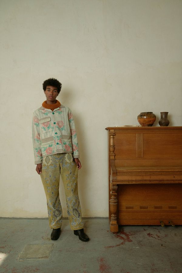 Куртка с Красными Розами / Rose бежевая - фото 2