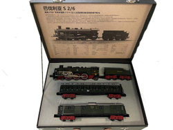 Железная дорога aole 22920 в подарочной коробке , модель паровоза , размер путей 1.86 м на 1.03 м , цвет зеленый , имитация пара