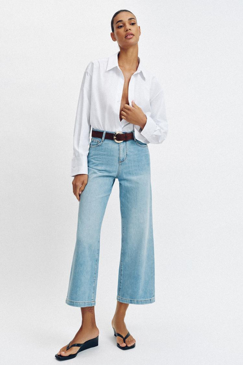 ZARA ДЖИНСЫ WIDE LEG УКОРОЧЕННЫЕ С ВЫСОКОЙ ПОСАДКОЙ И РЕМНЕМ, ГОЛУБОЙ