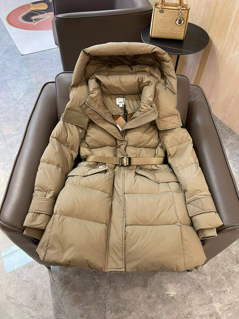Пуховик Burberry