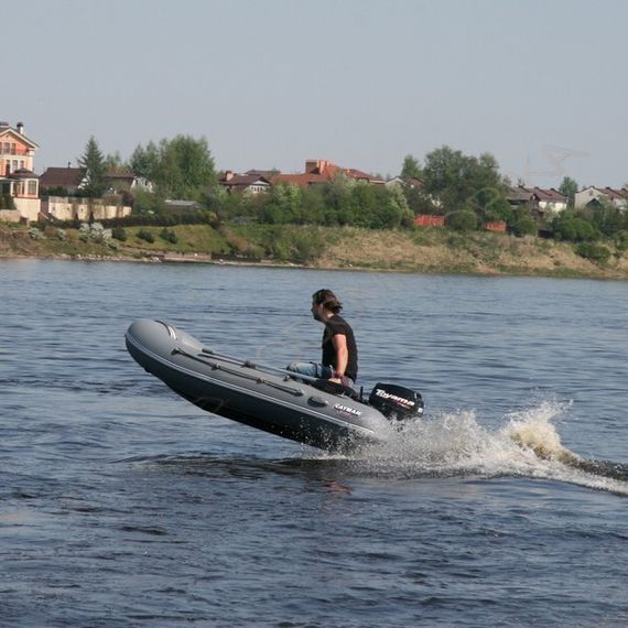 Лодка Мнев и К КАЙМАН N-330 НДНД