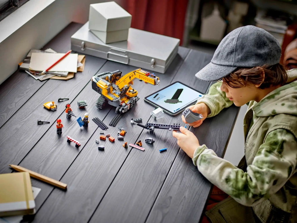 Конструктор LEGO City 60420 Желтый строительный экскаватор