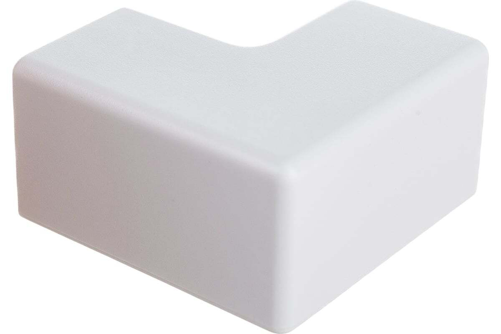 APM 15x17 Угол плоский DKC