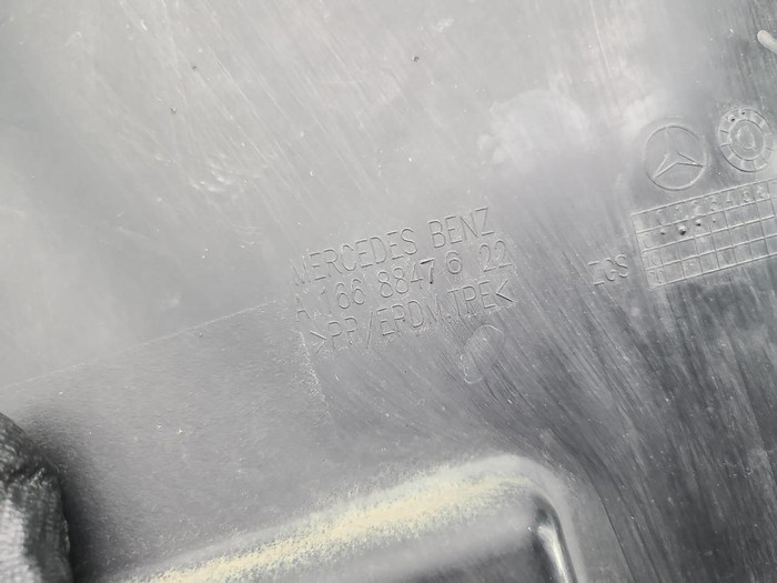 Подкрылок передний левый Mercedes GL X166 (12-16)