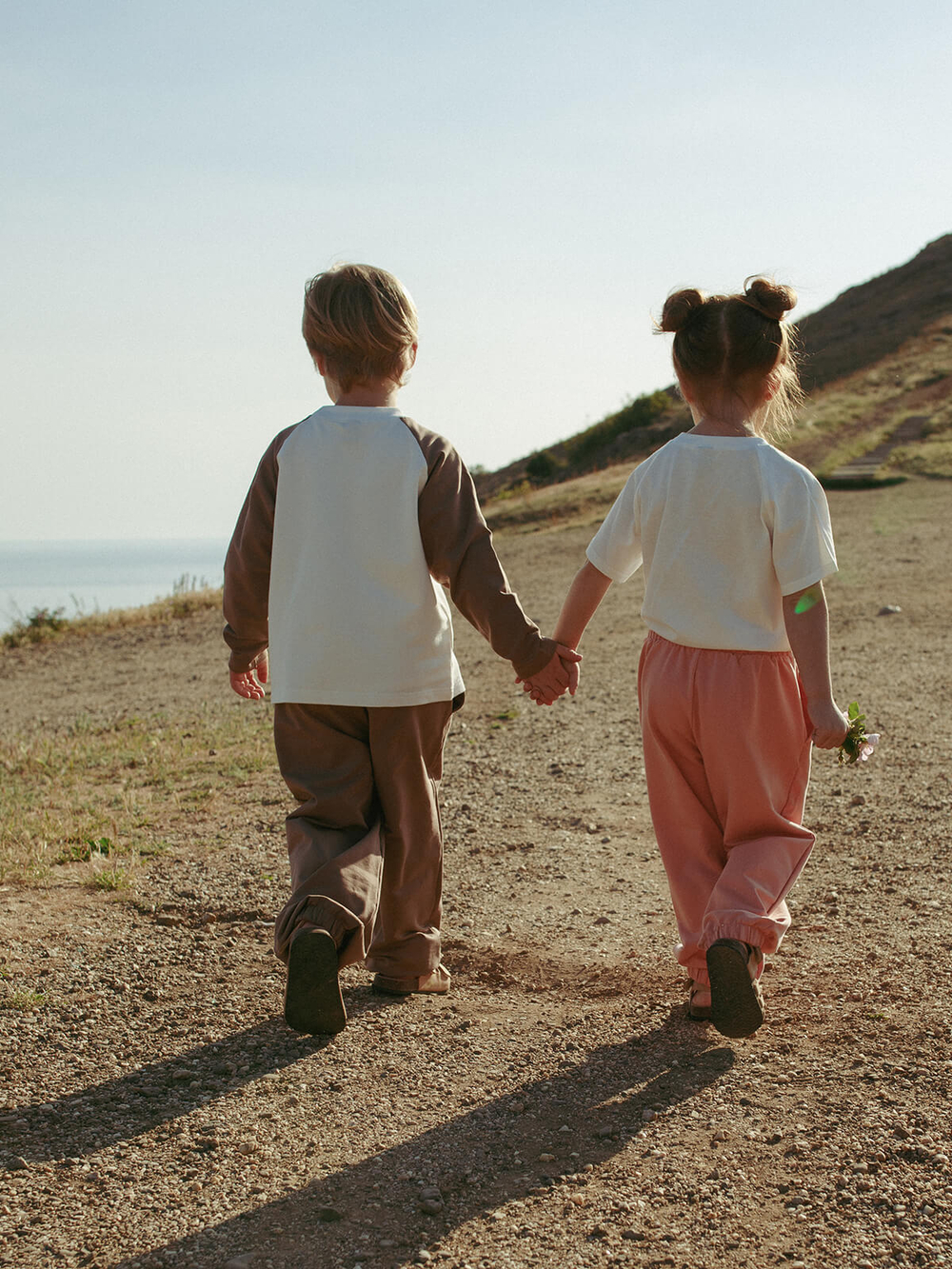 Свитшот с рукавом реглан Mjölk Экрю/Cocoa