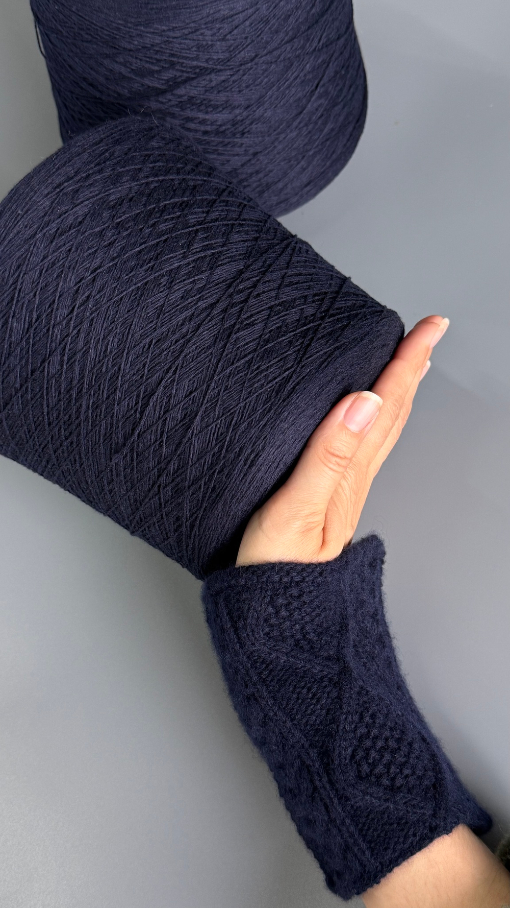 Пряжа Todd&Duncan Cashmere 4/28 (100% кашемир), 700м/100гр, синий нави