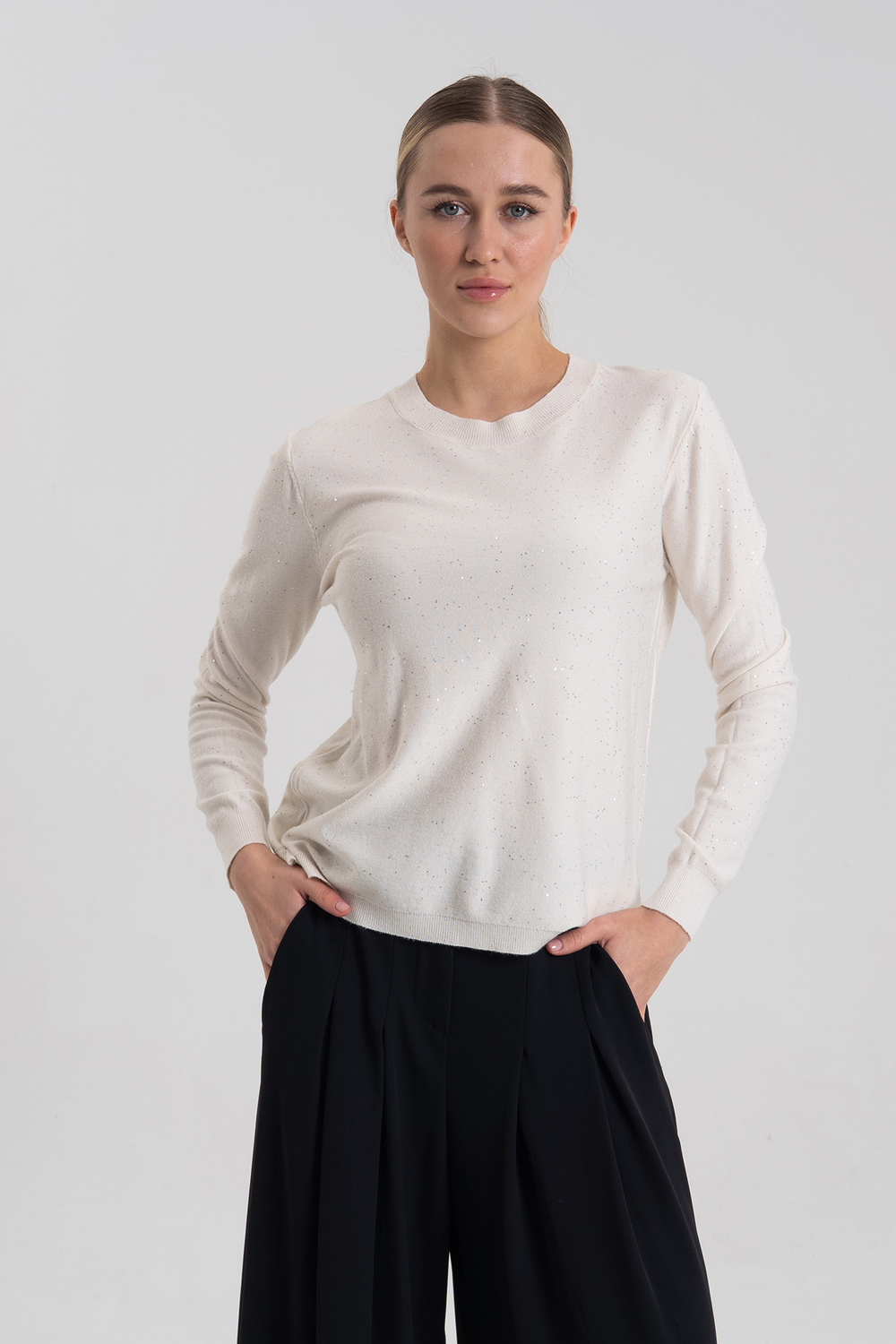 Джемпер с пайетками J-Clair