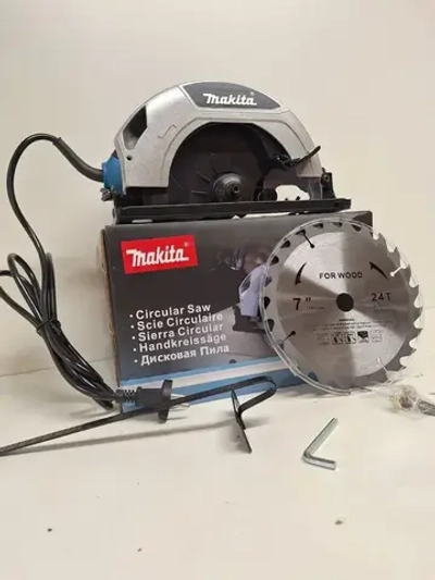 Циркулярная дисковая пила Макита Makita HS7000 1200Wt.