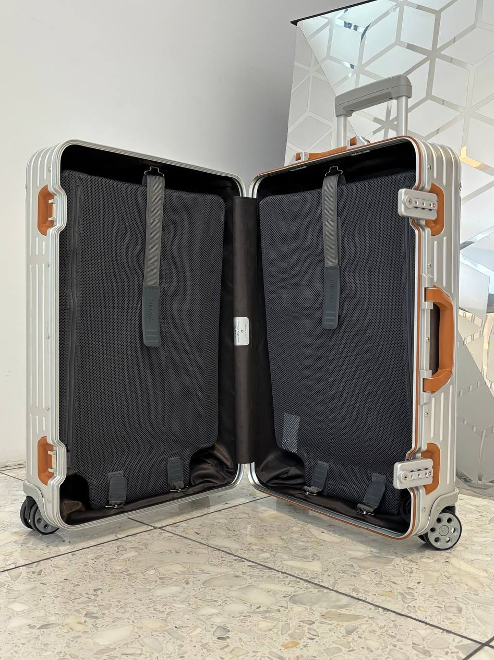Чемодан Rimowa