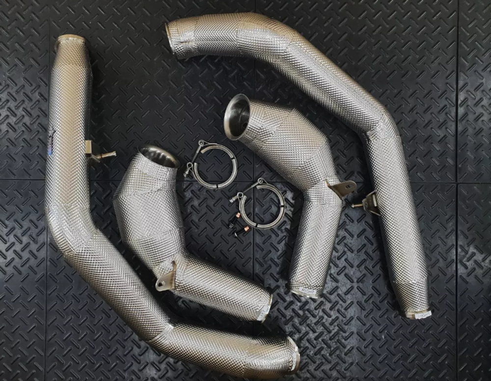 RedStar Exhaust Приемные трубы (Downpipes) спорт-кат HJS HD 121мм с термозащитой Mercedes G63 W463A RS.G63W463A.DP.HJS