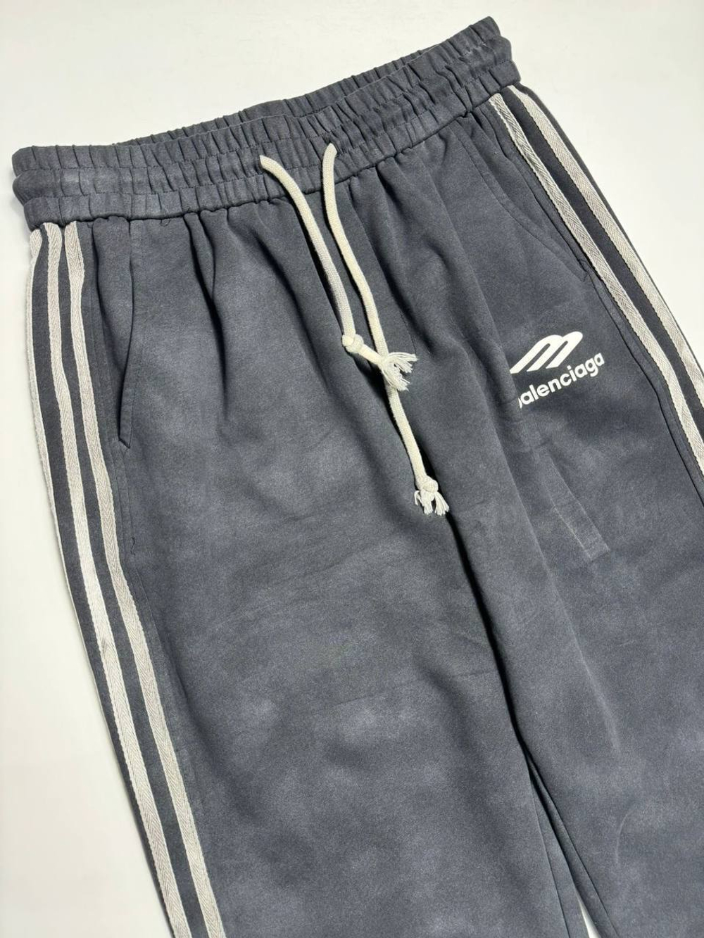 Спортивные штаны Balenciaga