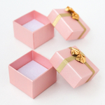 Квадратный футляр для демонстрации кольца