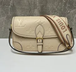Сэтчел Louis Vuitton Diane кремовый