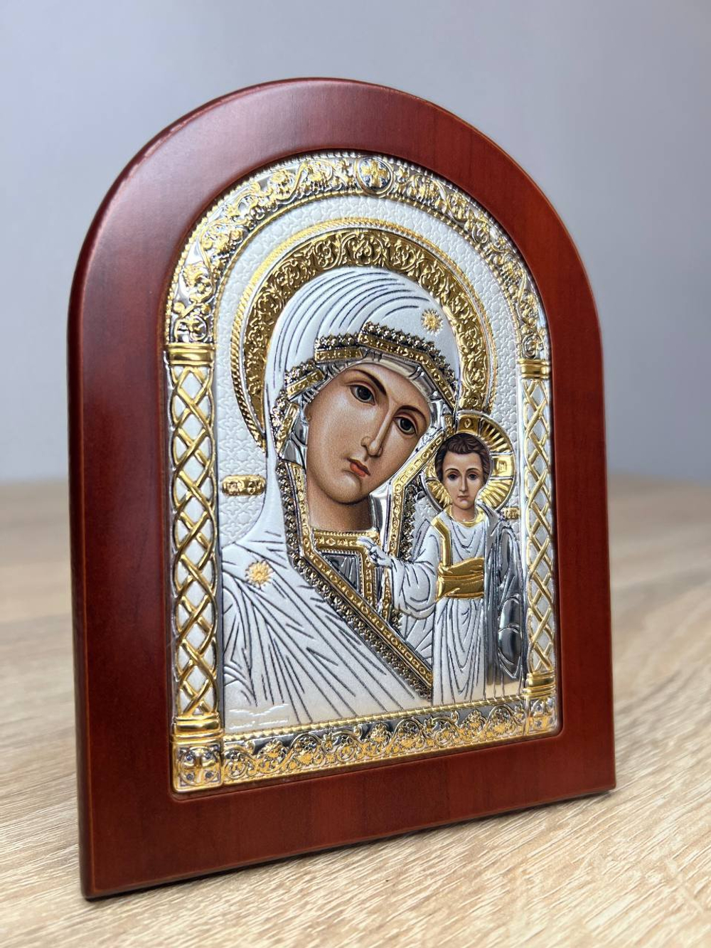 Казанская БМ, икона арочная, красное дерево 105х140