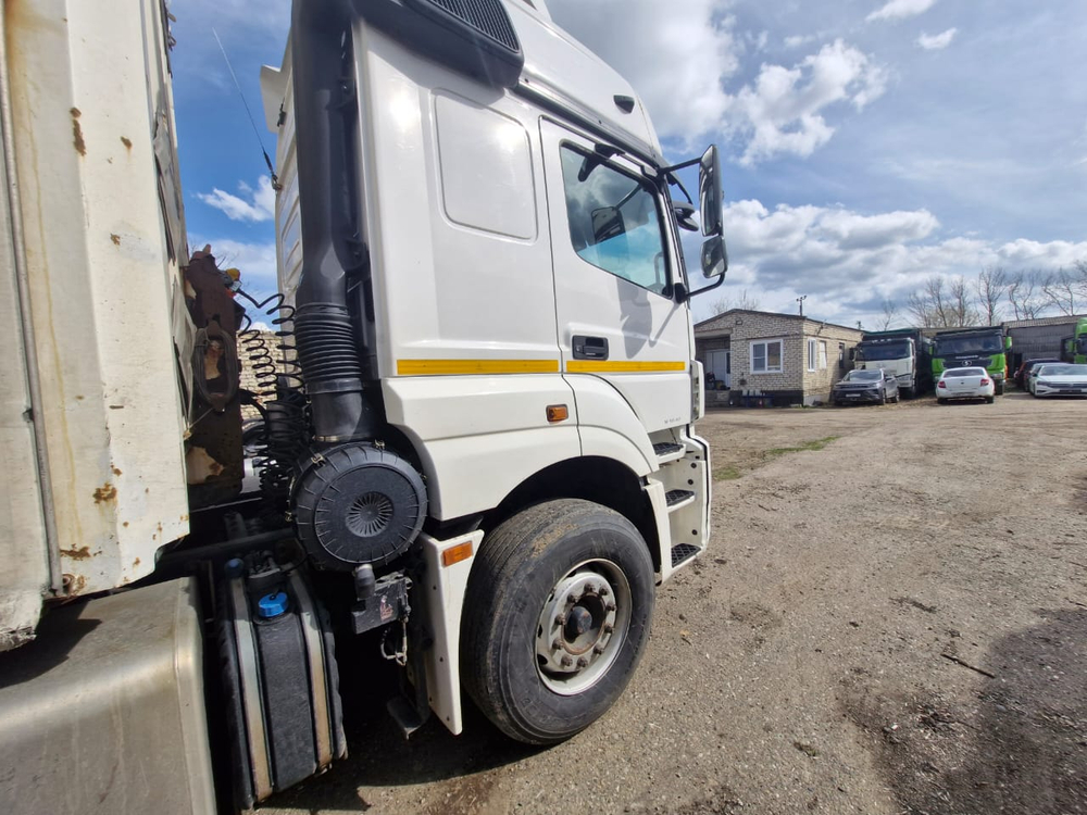 КамАЗ 5490 4x2 Седельный тягач 5490-S5 (Дизельный, 12,0 л, 401 л.с., АТ)