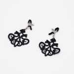 Зажимы на соски с черными кожаными подвесками