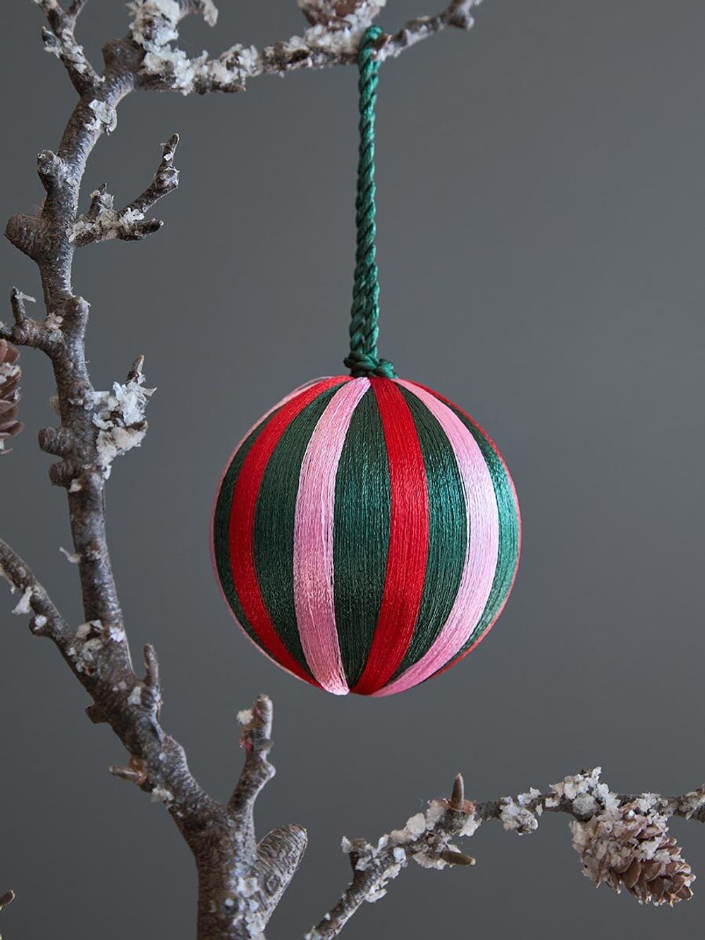 Набор елочных украшений Show time из коллекции New Year Essential, 4 шт.